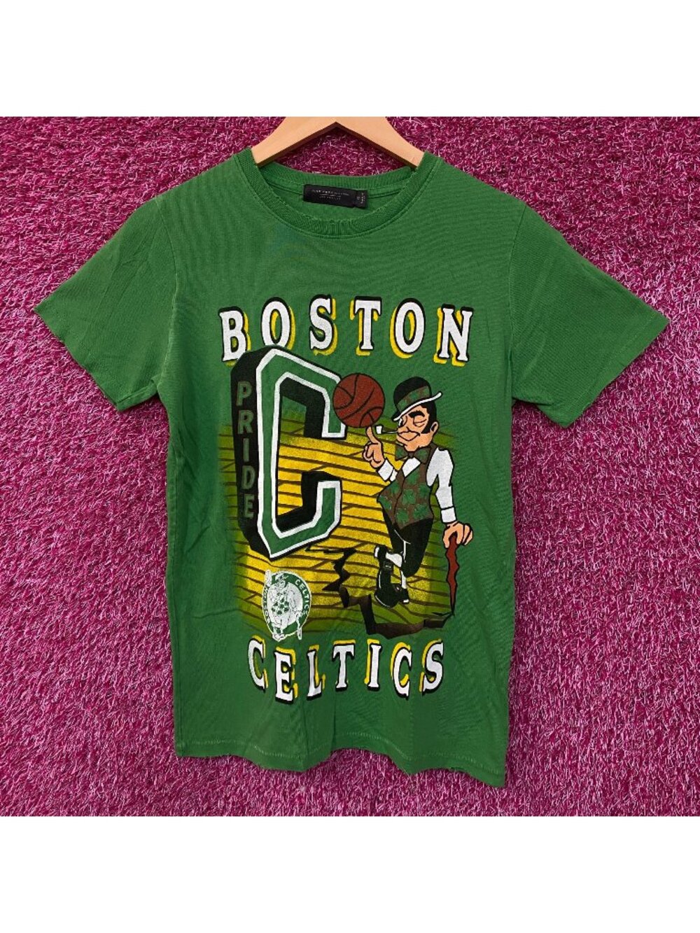 Junk Food Vintage Style Boston Celtics Pride Women's T-Shirt XS